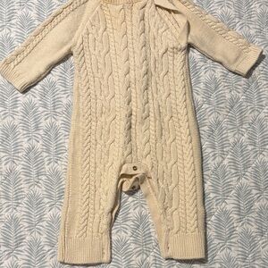 GAP Cream Cable Knit Baby Footie